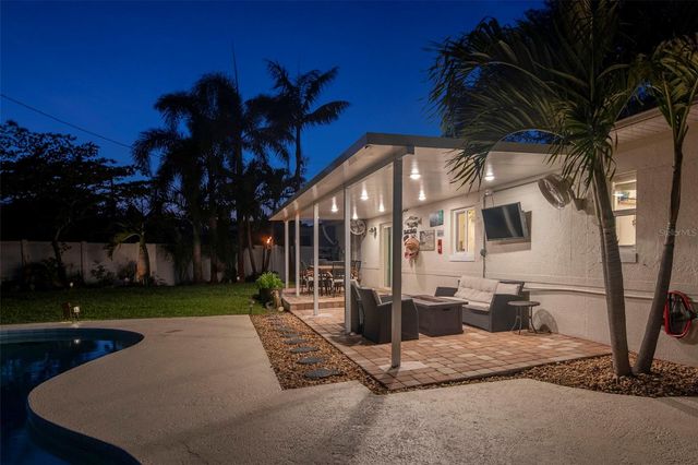 6468 17TH TERRACE N, St Petersburg, FL 33710