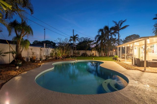 6468 17TH TERRACE N, St Petersburg, FL 33710