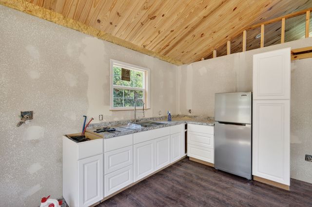 1066 High Point Drive, Mineral Wells, TX 76067