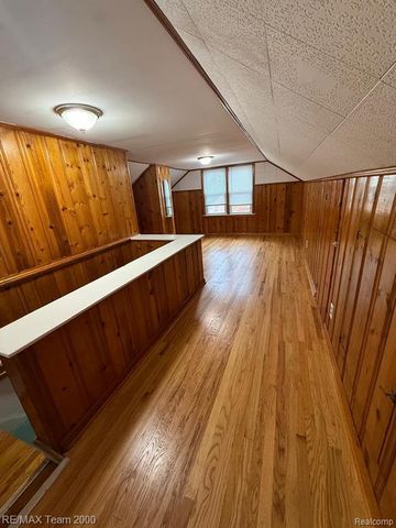 1013 Mayburn Street, Dearborn, MI 48128