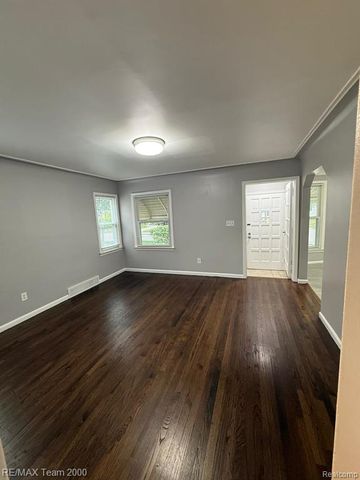 1013 Mayburn Street, Dearborn, MI 48128