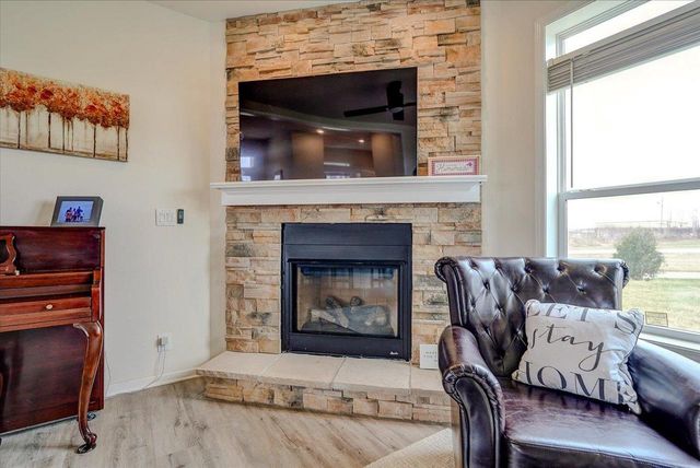 6605 Warner Farm Drive, Deforest, WI 53532