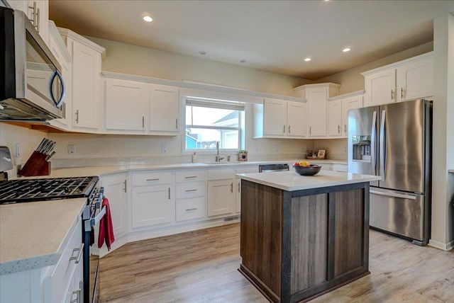 6605 Warner Farm Drive, Deforest, WI 53532
