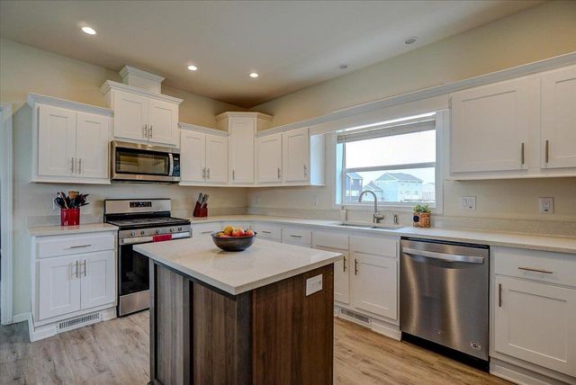 6605 Warner Farm Drive, Deforest, WI 53532