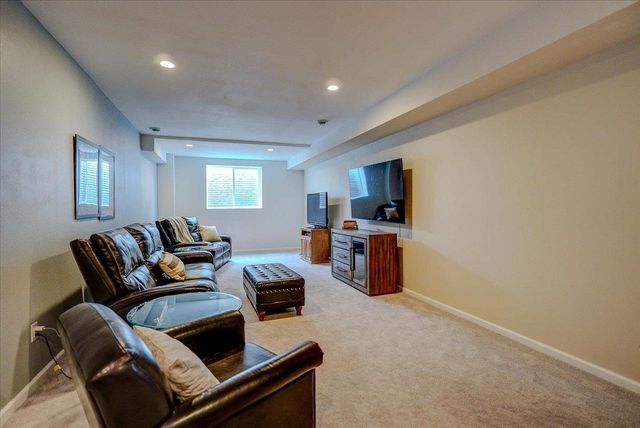 6605 Warner Farm Drive, Deforest, WI 53532