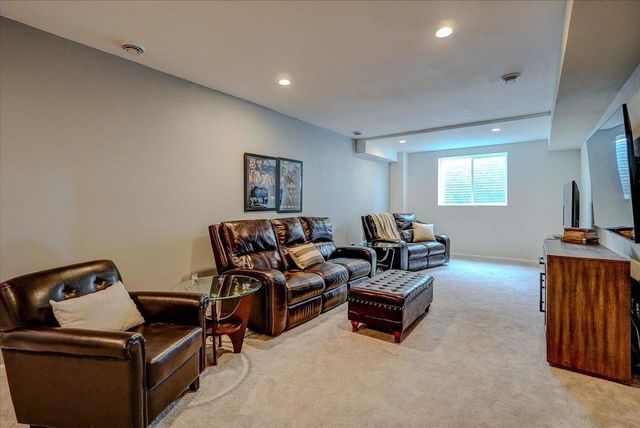 6605 Warner Farm Drive, Deforest, WI 53532