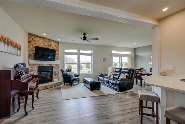 6605 Warner Farm Drive, Deforest, WI 53532