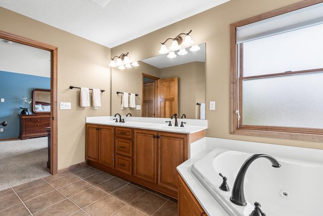 4120 Kings Road, Chanhassen, MN 55331