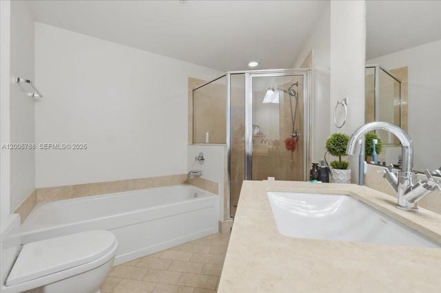 1111 SW 1st Ave 2420-N, Miami, FL 33130