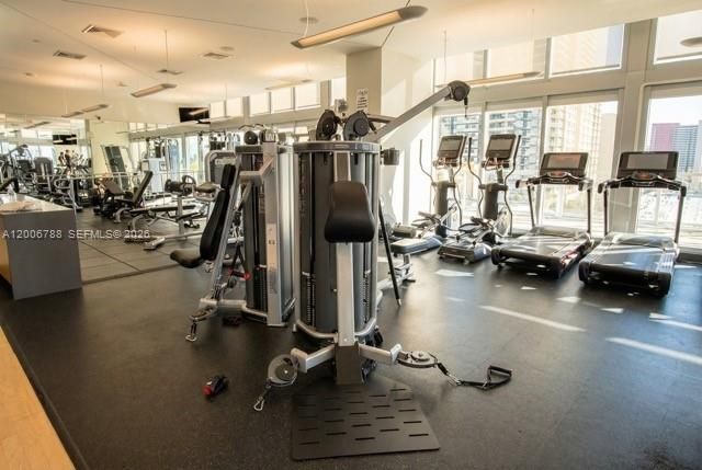 1111 SW 1st Ave 2420-N, Miami, FL 33130