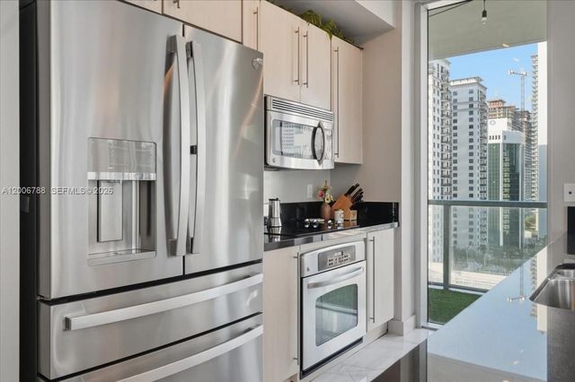 1111 SW 1st Ave 2420-N, Miami, FL 33130