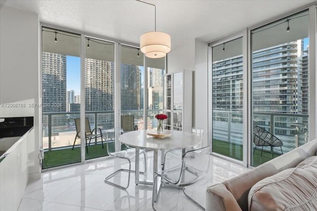 1111 SW 1st Ave 2420-N, Miami, FL 33130