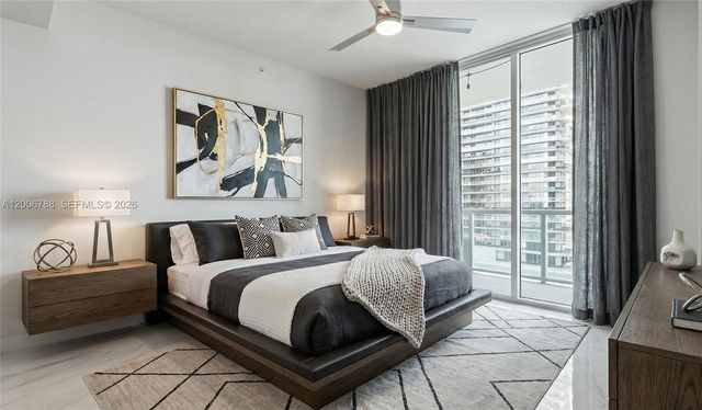 1111 SW 1st Ave 2420-N, Miami, FL 33130