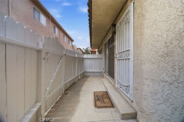 8927 Cedros Avenue 8, Panorama City, CA 91402