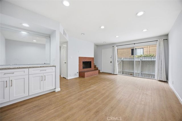 8927 Cedros Avenue 8, Panorama City, CA 91402