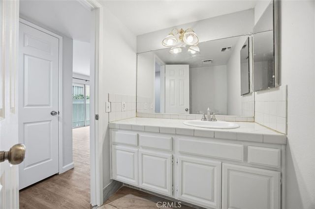 8927 Cedros Avenue 8, Panorama City, CA 91402
