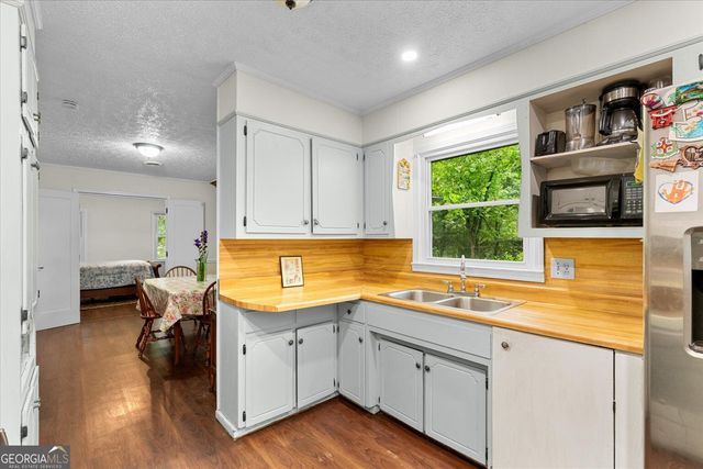 156 NW Parker Road, Calhoun, GA 30701