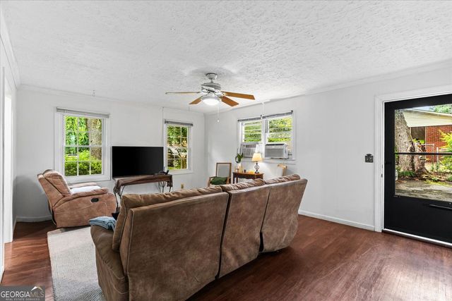 156 NW Parker Road, Calhoun, GA 30701