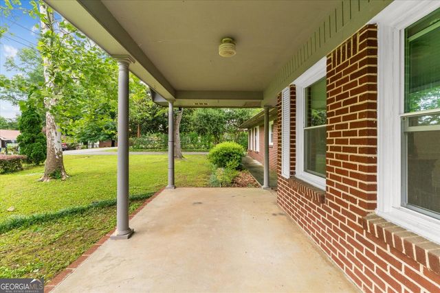 156 NW Parker Road, Calhoun, GA 30701