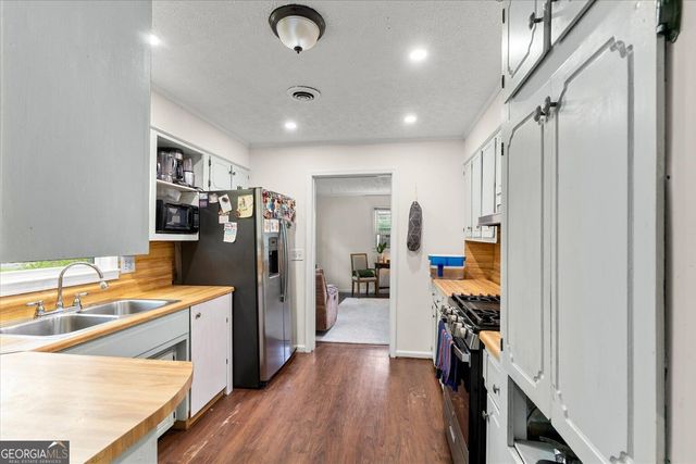 156 NW Parker Road, Calhoun, GA 30701