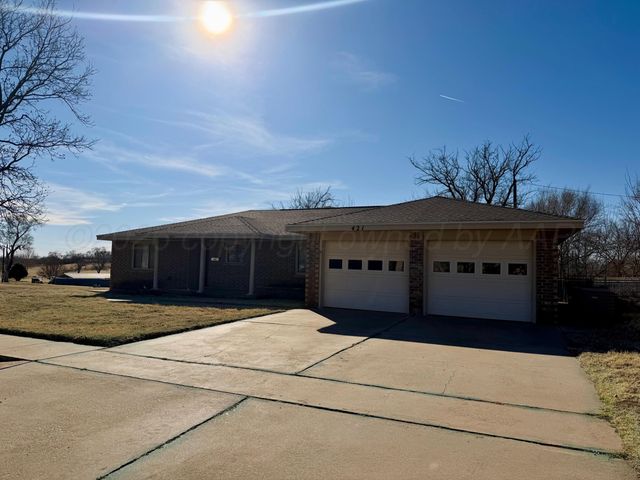 421 S 10th Street, Memphis, TX 79245