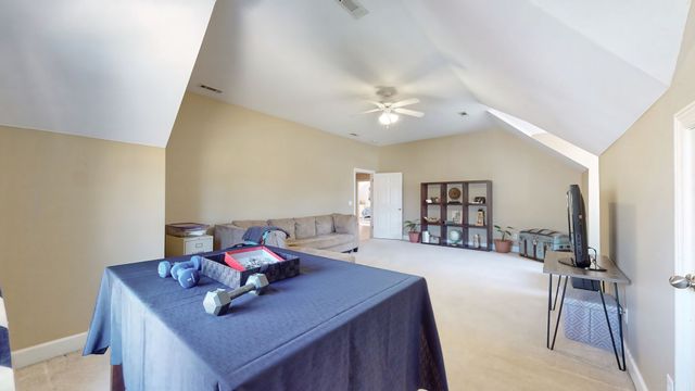 5130 Reagan Dr, Murfreesboro, TN 37129