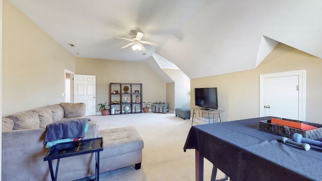 5130 Reagan Dr, Murfreesboro, TN 37129