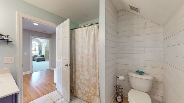 5130 Reagan Dr, Murfreesboro, TN 37129