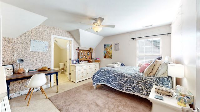 5130 Reagan Dr, Murfreesboro, TN 37129