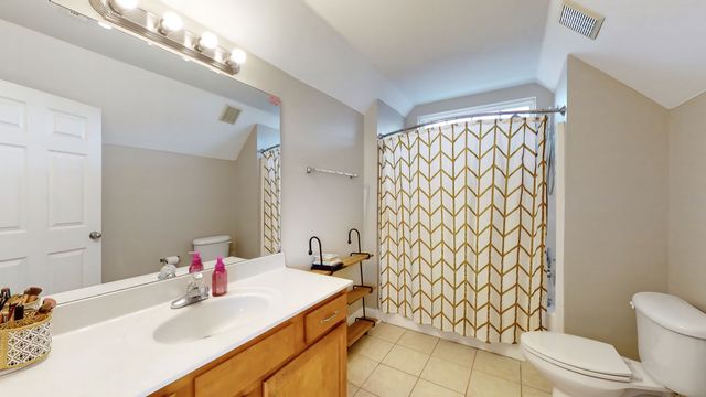 5130 Reagan Dr, Murfreesboro, TN 37129