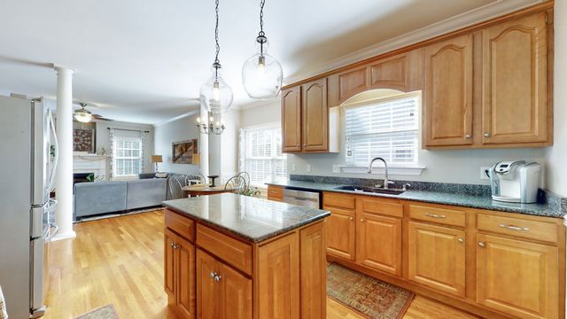 5130 Reagan Dr, Murfreesboro, TN 37129