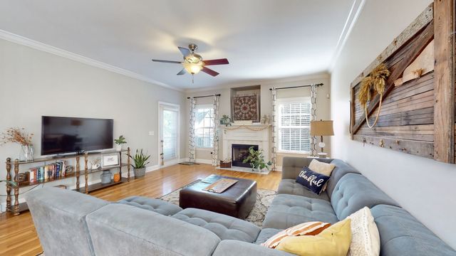 5130 Reagan Dr, Murfreesboro, TN 37129