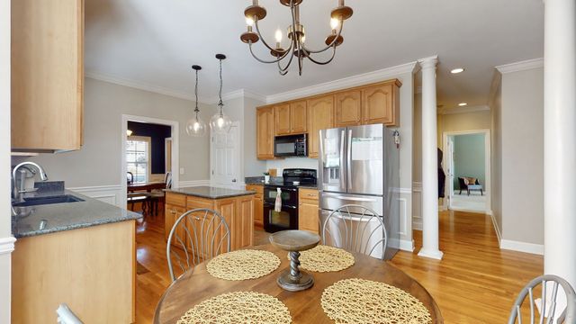 5130 Reagan Dr, Murfreesboro, TN 37129