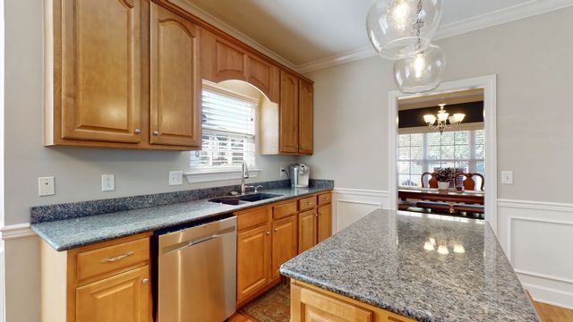 5130 Reagan Dr, Murfreesboro, TN 37129