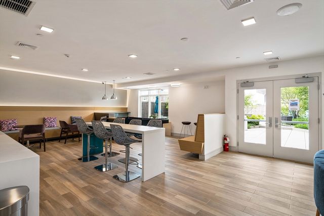 180 Telford 311, Boston, MA 02135