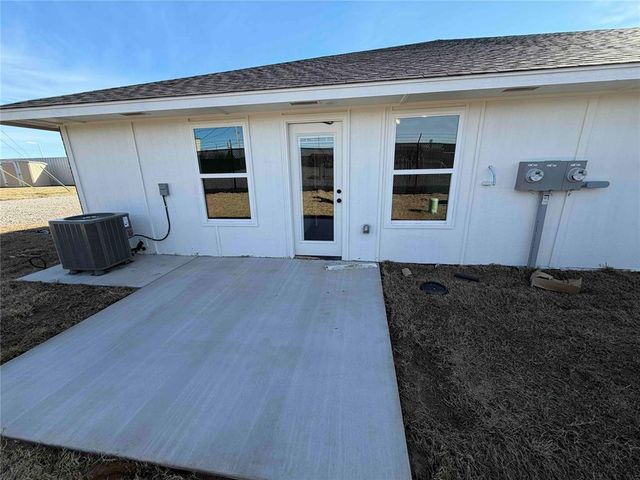 209 Mason Court, Yukon, OK 73099