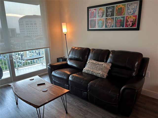 987 SW 37th Avenue 909, Coral Gables, FL 33135