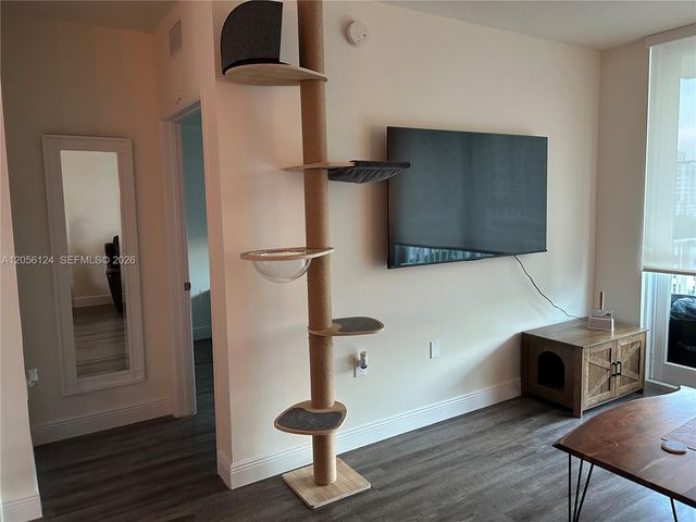 987 SW 37th Avenue 909, Coral Gables, FL 33135