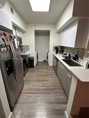987 SW 37th Avenue 909, Coral Gables, FL 33135