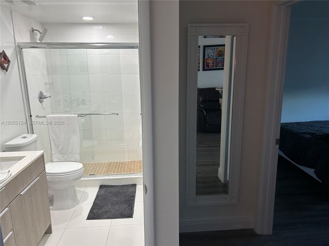 987 SW 37th Avenue 909, Coral Gables, FL 33135