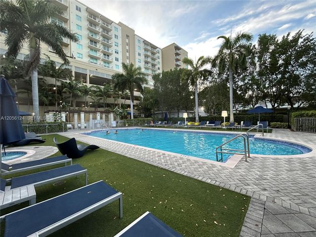 987 SW 37th Avenue 909, Coral Gables, FL 33135