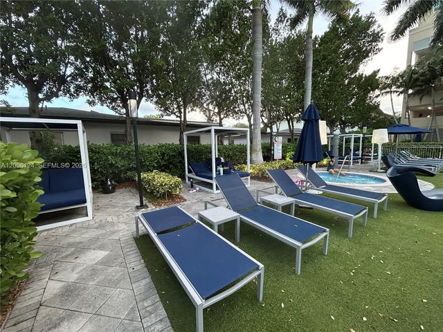 987 SW 37th Avenue 909, Coral Gables, FL 33135