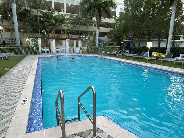 987 SW 37th Avenue 909, Coral Gables, FL 33135
