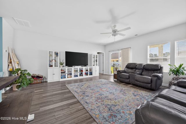 269 Mayflower Drive NW, Calabash, NC 28467