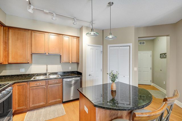 500 E Grant Street 709, Minneapolis, MN 55404