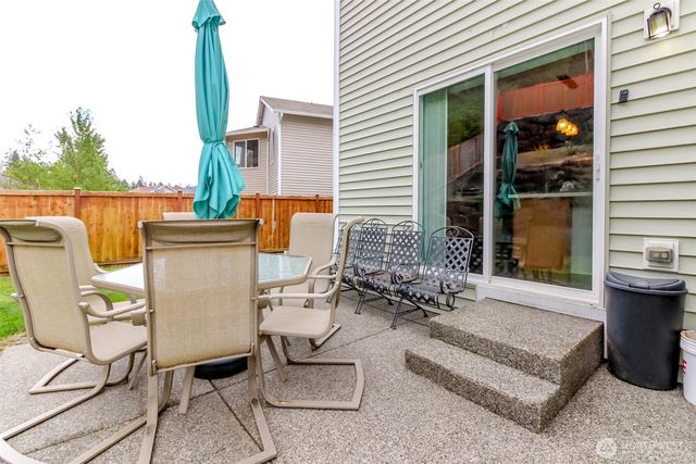 1194 Swan Loop, Dupont, WA 98327
