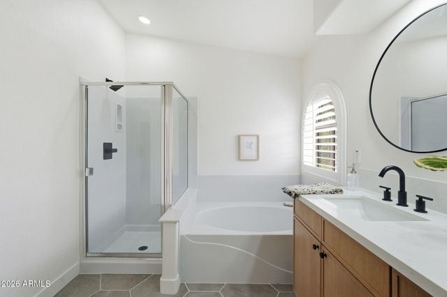 2435 E PATRICK Lane, Phoenix, AZ 85024