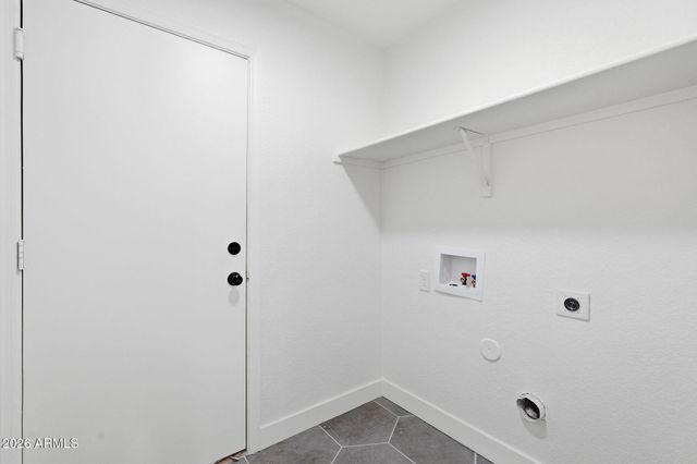 2435 E PATRICK Lane, Phoenix, AZ 85024