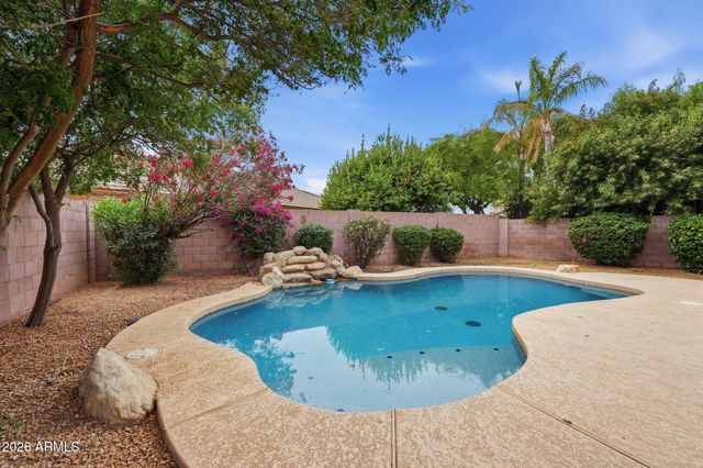 2435 E PATRICK Lane, Phoenix, AZ 85024