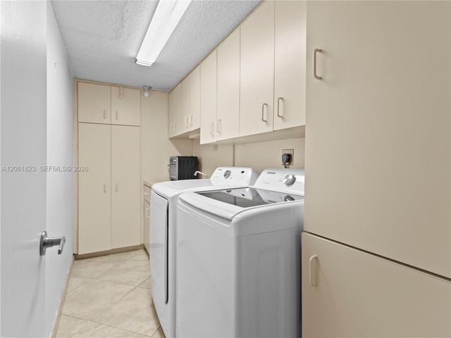 8133 SW 86th Ter, Miami, FL 33143
